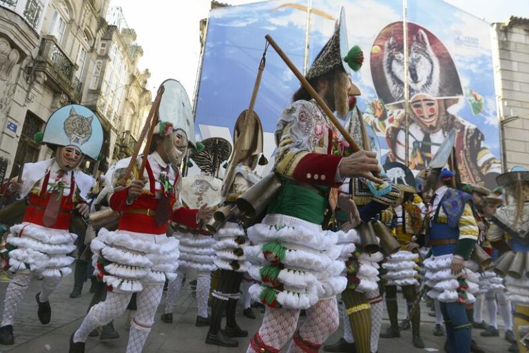 Elecciones ‘carnavalescas’: la campaña será en pleno ‘Entroido’ y los gallegos votarán un Domingo de Piñata