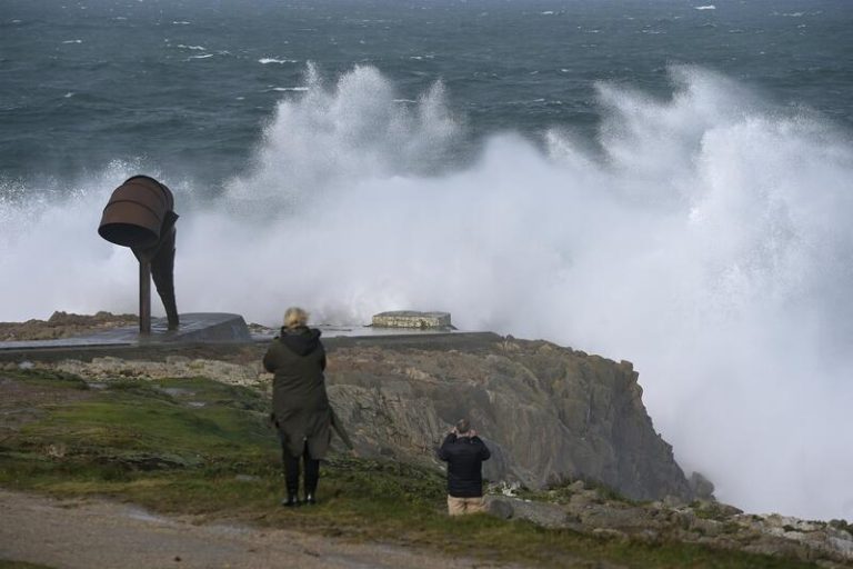El tiempo de hoy 22 de diciembre: siete comunidades autónomas en riesgo por viento y oleaje