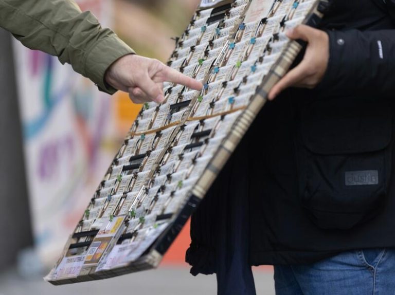 ¡Ten cuidado! La Policía Nacional advierte de estos timos con el sorteo de Lotería de Navidad