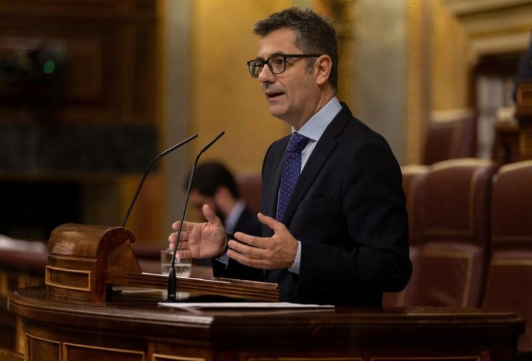 Críticas a Bolaños por felicitar la Navidad a la «comunidad cristiana»