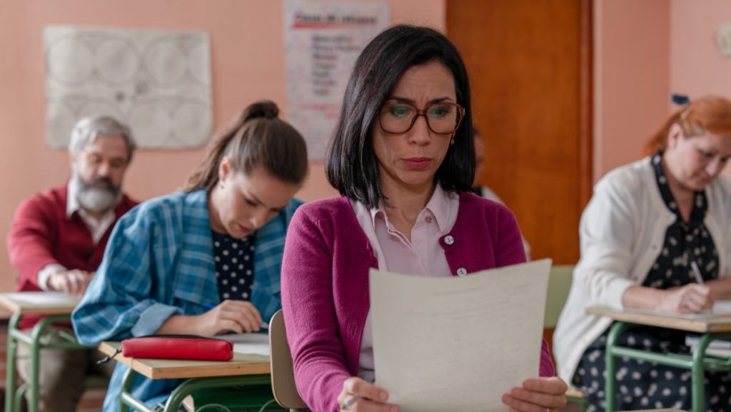 Las Últimas Amenazas Que Lola Recibió De La Madre De Román Aquí En Este Nuevo Avance De ‘Amar Es Para Siempre’ De Antena 3