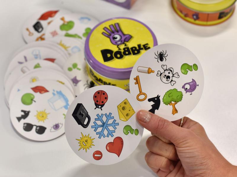 Dobble: observación y velocidad