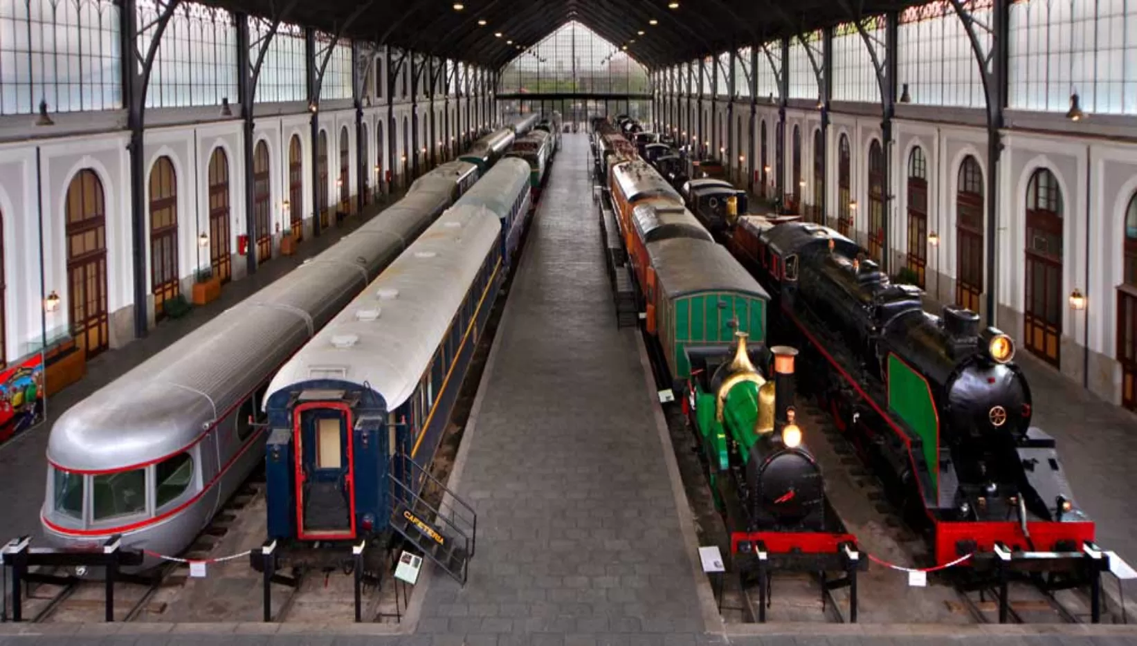 El Museo Del Ferrocarril Y Su Tren De Navidad