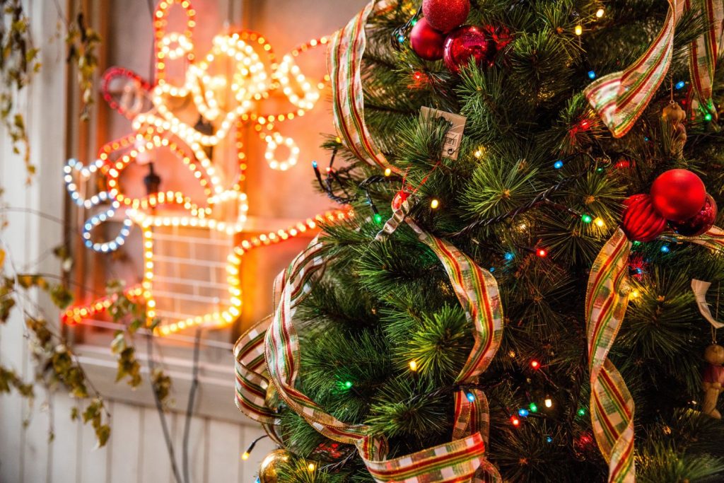 Los Colores De La Navidad Son El Rojo Y El Verde, ¿Por Qué?