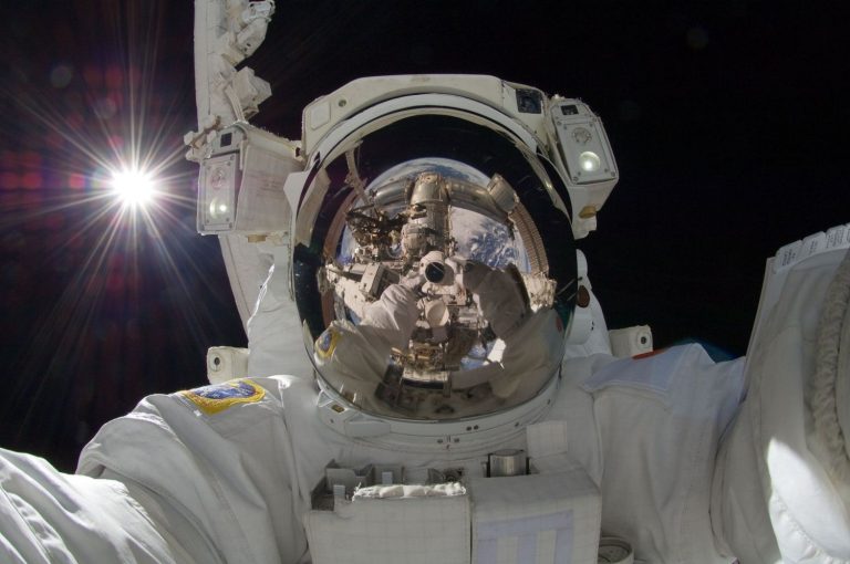 Encuentran en el espacio un tomate que cultivó la NASA y desapareció misteriosamente