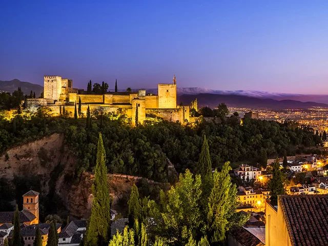 Escápate a Granada en el último minuto