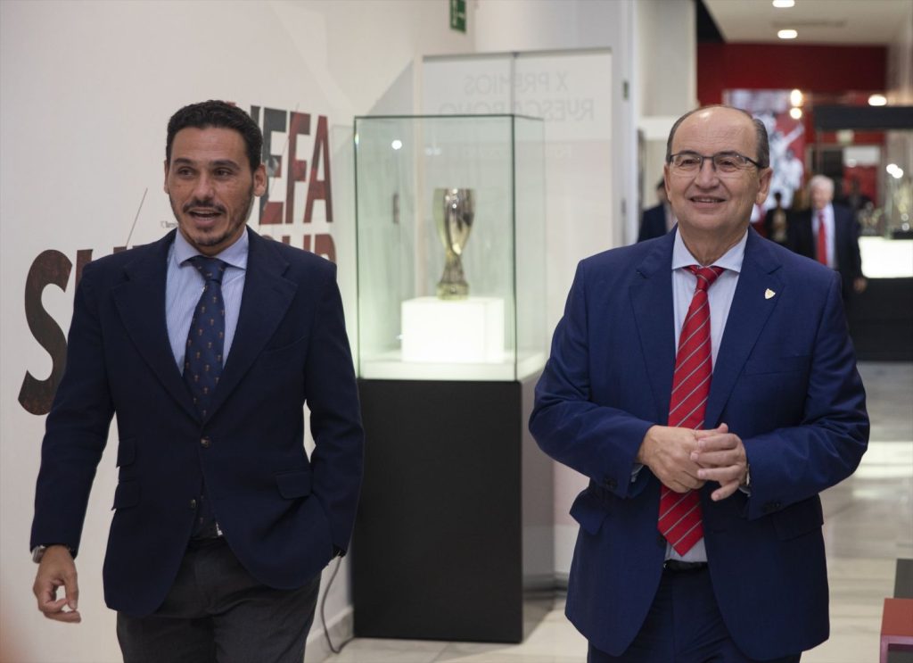 La Despedida De Jesús Navas, Empañada Por Torpeza Del Sevilla Fc 1 Sevilla Fc Jesús Navas