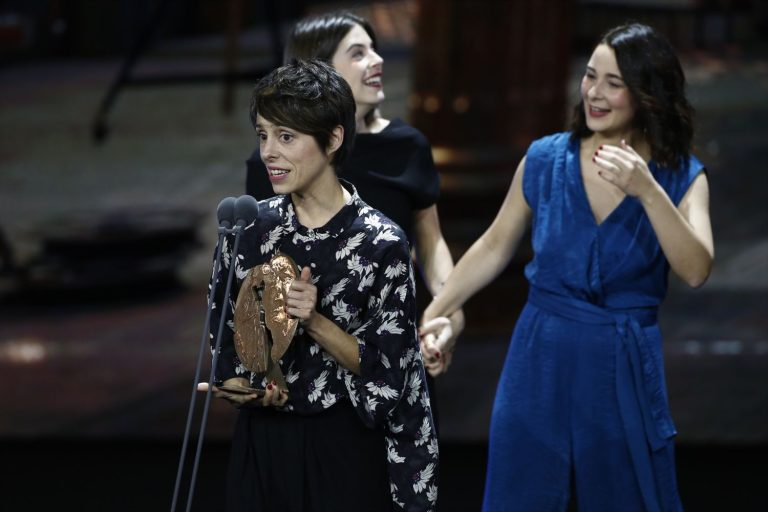 ‘20.000 especies de abejas’ y ‘La Mesías’ triunfan en unos Premios Forqué con un emotivo homenaje a Concha Velasco