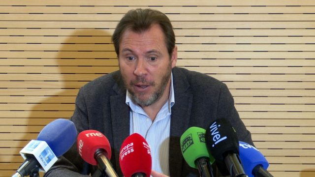 Óscar Puente Usa Twitter A Lo Trump Sin Resolver Los Problemas De Cercanías
