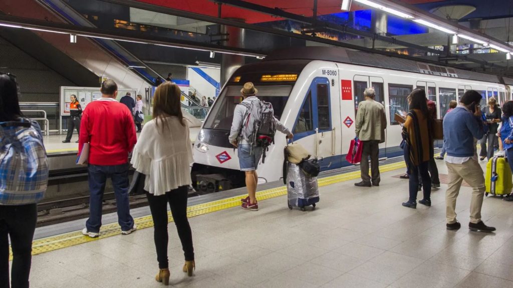 Incógnita Sobre La Subvención: ¿Persistirá El Descuento Del 60% En El Abono Transporte De Madrid?