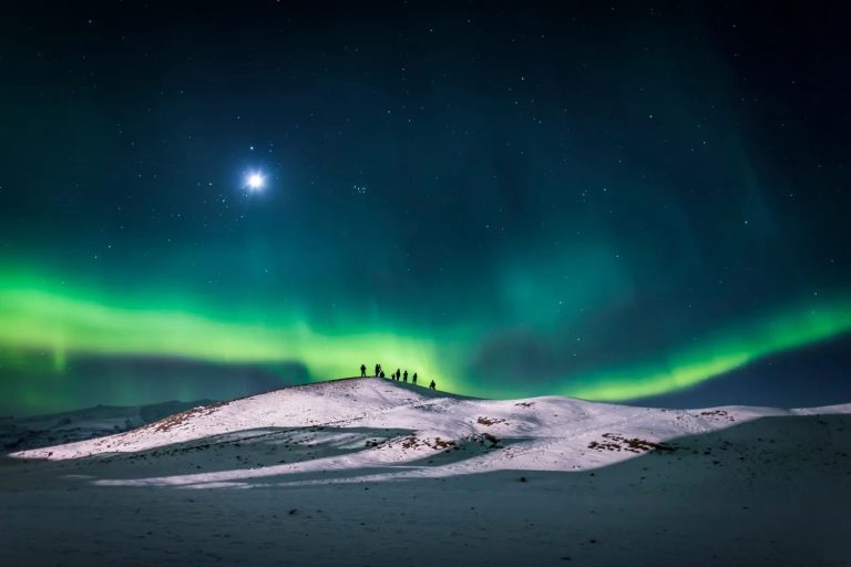 Increíble pero cierto: Madrid se prepara para recibir una aurora boreal espectacular esta Navidad