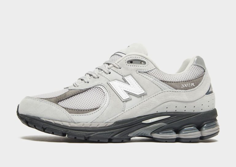 Las Zapatillas New Balance 2002R: El Fenómeno del Calzado Deportivo que Conquista España