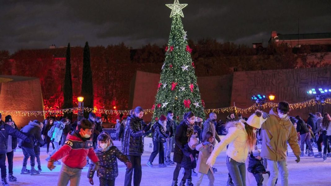 Patinaje sobre hielo en Plaza de España