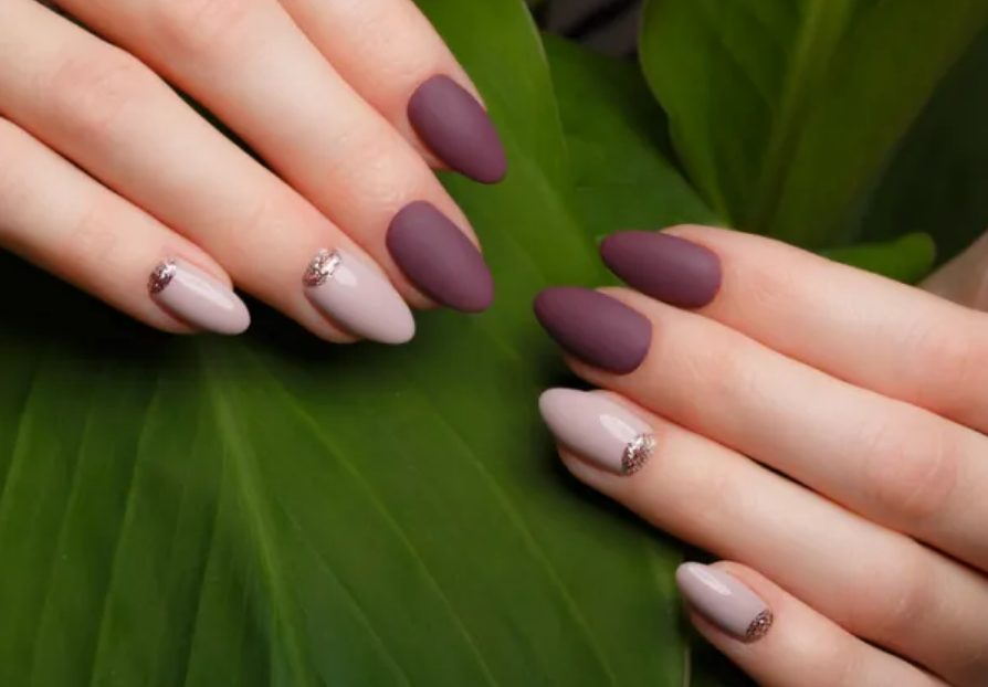 Paula Echeverria y su sencilla y elegante manicura para Navidad
