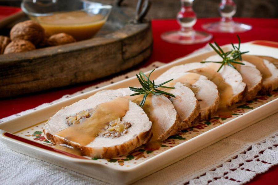 Lujo en cada bocado: solomillo de cerdo relleno de boletus