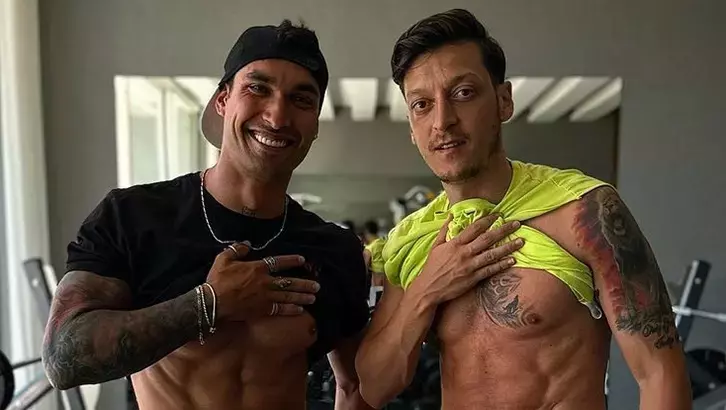 Su entrenador personal ha colgado algunas fotografías