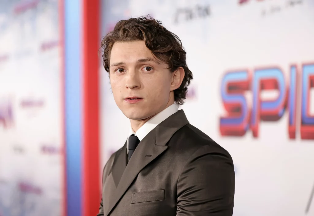 Tom Holland Lleva Cinco Años Sin Pagar La Factura Del Agua, Pero Todo Tiene Una Explicación