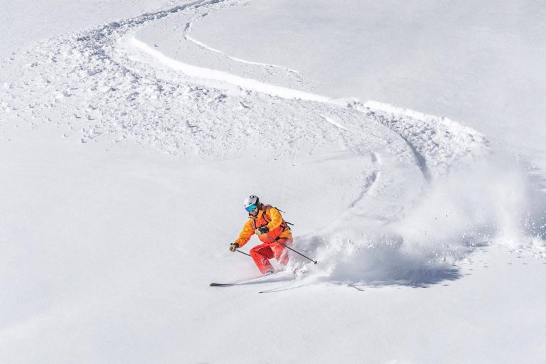 Servicio de alquiler de ropa de nieve con Sierra Nevada Adventure & Ski