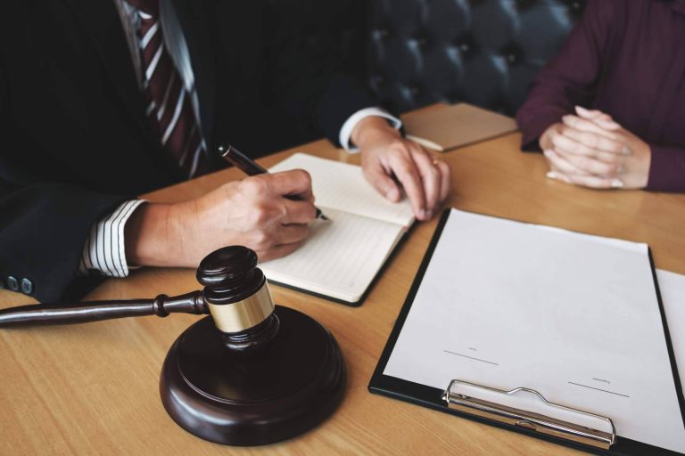 ¿Cómo se debe solicitar una baja permanente o una incapacidad laboral?