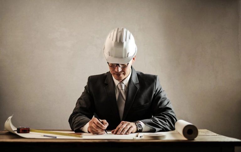 ¿Cómo hacer una evaluación de riesgos laborales?