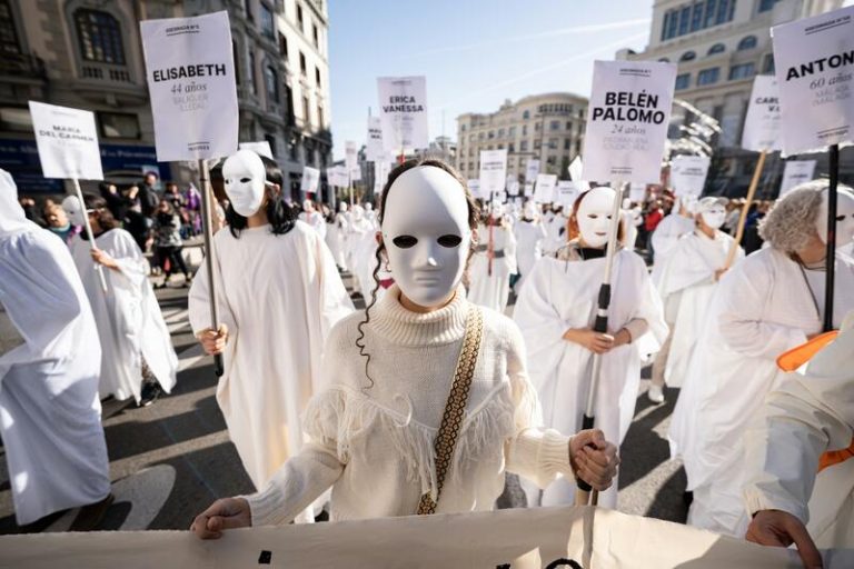 La Compaña Feminista convoca este domingo una concentración frente a Igualdad por las víctimas de violencia machista