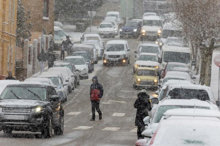 El temporal de nieve afecta a 42 carreteras, nueve de ellas principales y 33 de las secundarias