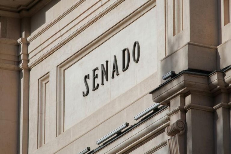 La reforma Constitucional da su primer paso en el Senado a la espera de su aprobación definitiva
