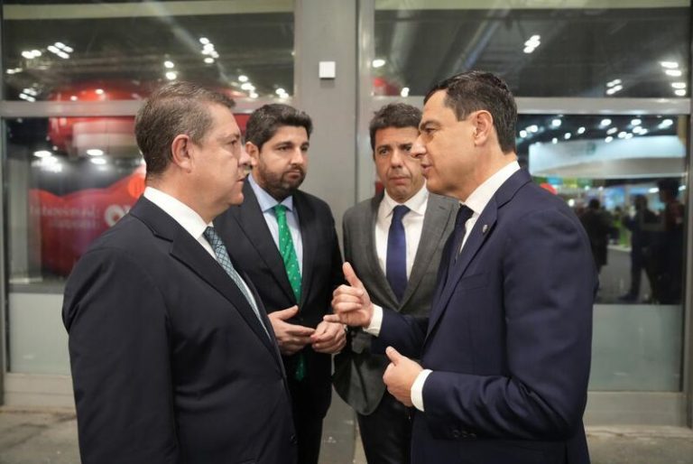 López Miras avanza una cumbre de financiación con Mazón y Moreno, a la que espera que se sume finalmente Page