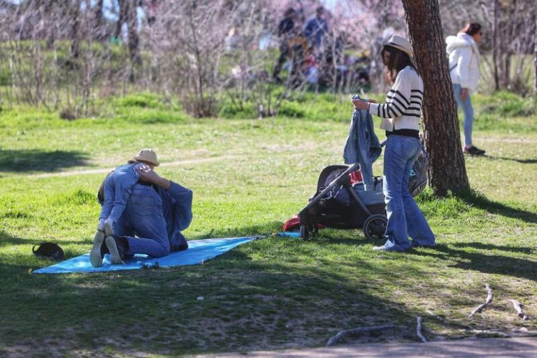 El tiempo anticiclónico marcará este lunes con temperaturas altas para la época y nieblas en puntos de la mitad norte