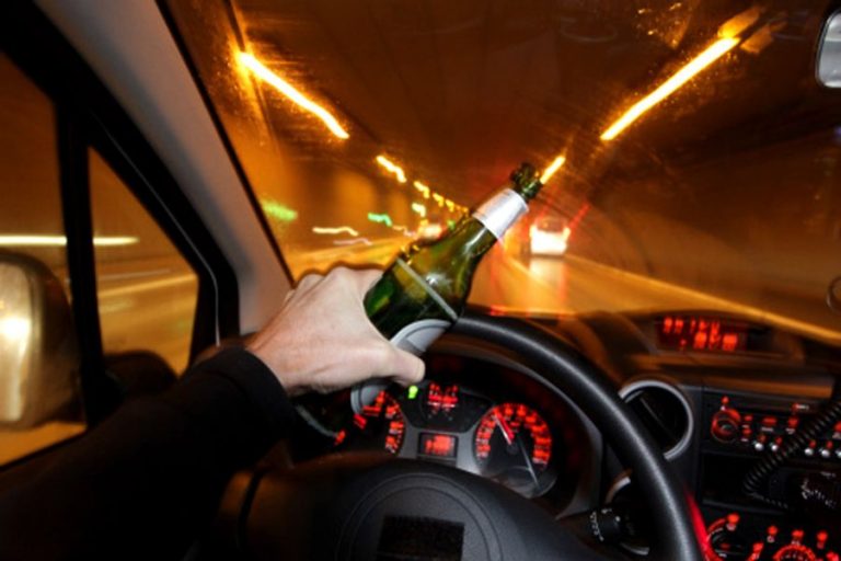 ¿Cuánto tarda el alcohol en desaparecer del cuerpo para no ser multado por la Guardia Civil?
