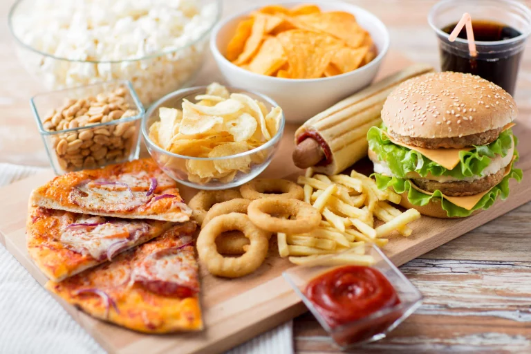 8 alimentos que debes eliminar de tu dieta para adelgazar en 2024