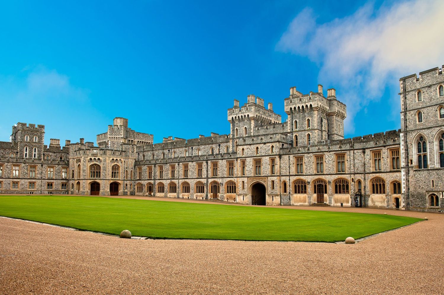 Castillo De Windsor: La Fortaleza Real De Inglaterra