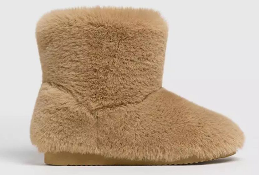 Casi un regalo Stradivarius tiene por solo 20 euros los botines que están arrasando estas rebajas de enero