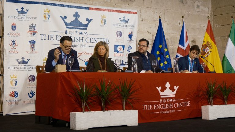 Jóvenes de Andalucía y Canarias trasladan a El Centro Inglés los debates del Parlamento Europeo