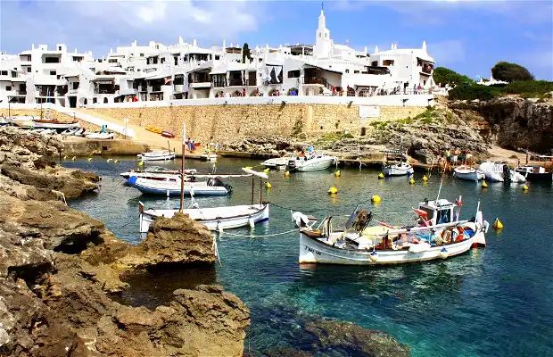 Descubriendo Binibeca: Un Pueblo De Pescadores En Menorca