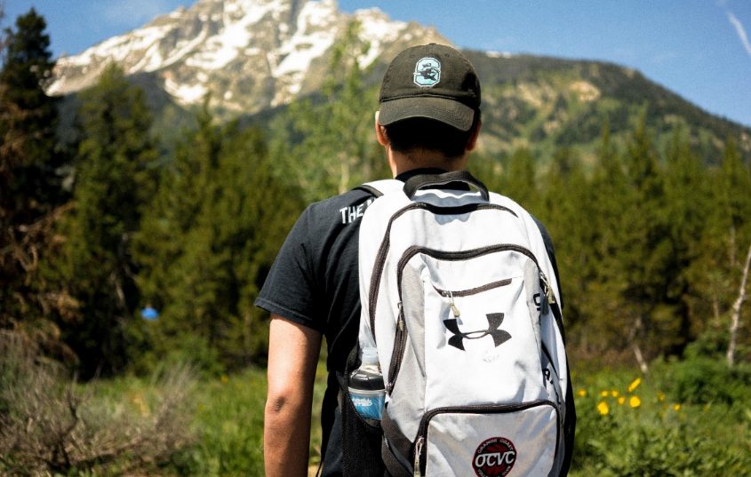 El nuevo ejercicio fácil de hacer que muchos prefieren a salir a correr qué es el rucking