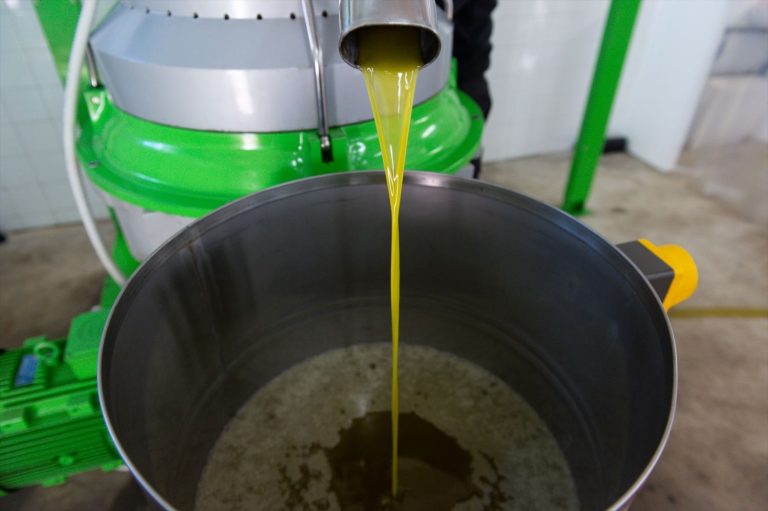 La bajada del IVA no frena la subida del aceite de oliva