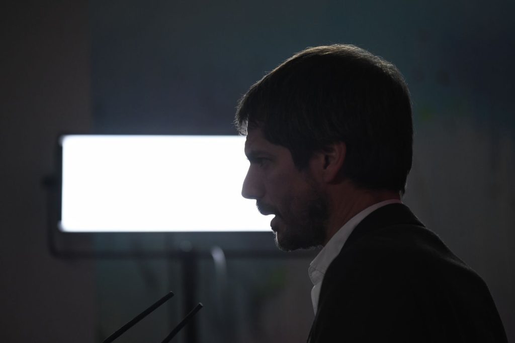Ernest Urtasun, El Distraído Ministro De Cultura Con Galicia Y Sin Tauromaquia 1 Europapress 5643890 Portavoz Sumar Ernest Urtasun Rueda Prensa Espacio Rastro Madrid Espana 1