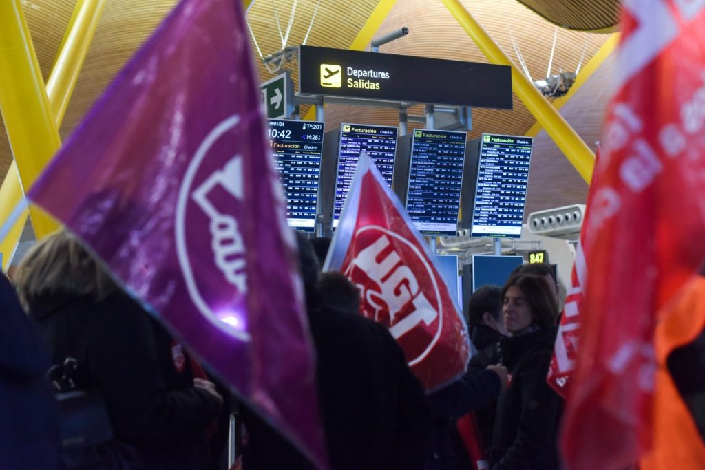 Europapress 5674584 Manifestantes Ugt Ultimo Dia Huelga Servicio Handling Iberia Aeropuerto