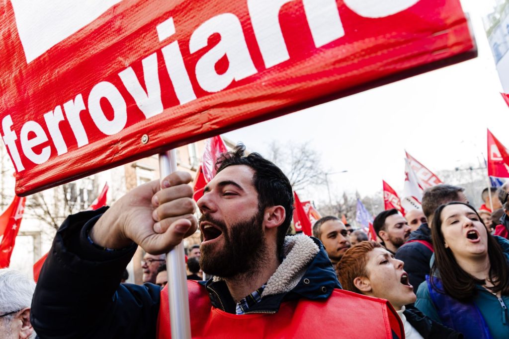 Europapress 5726884 Manifestantes Sector Ferroviario Frente Congreso Diputados 30 Enero 2024