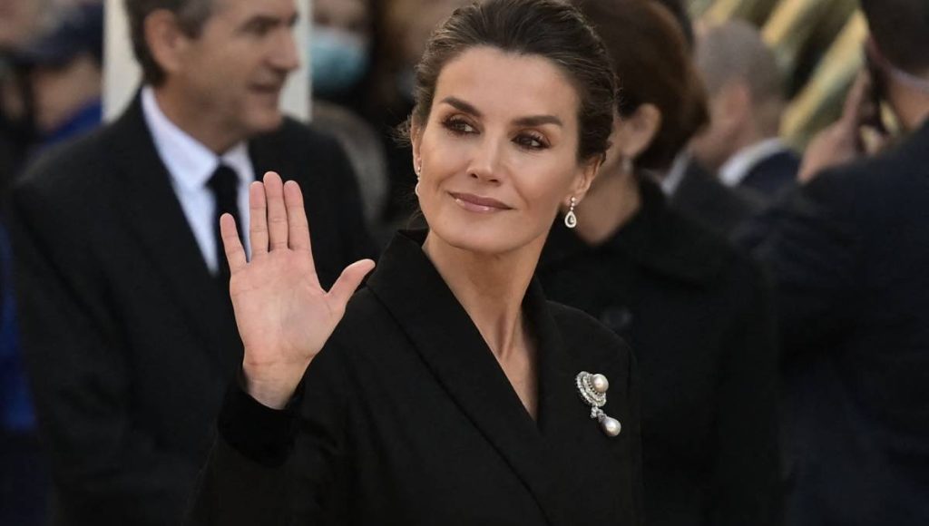 Letizia Le Fue Infiel A Su Anterior Esposo, Alonso Guerrero, Así Que No Hay Nada De Qué Extrañarse, Ella Es Así