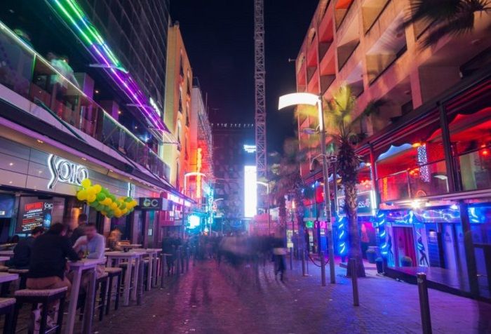 Malta De Noche: Una Aventura En La Escena Nocturna Mediterránea