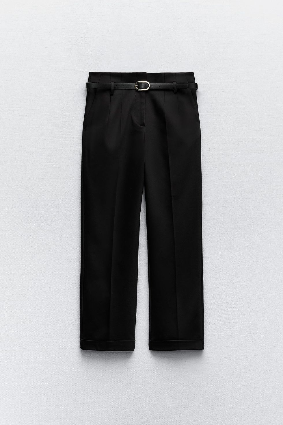 Las 10 piezas esenciales de Zara que las mujeres mayores de 40 y 50 están añadiendo a su armario capsula de primavera