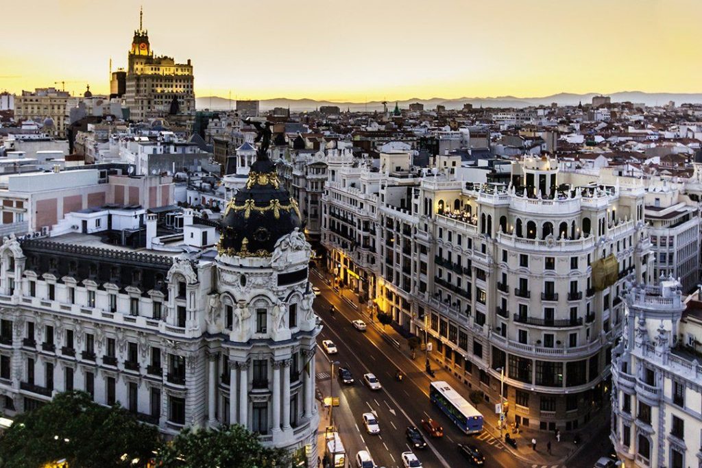 Papel Ambivalente: Madrid Y Barcelona, Entre La Mitad Del Ranking Y La Controversia Regional