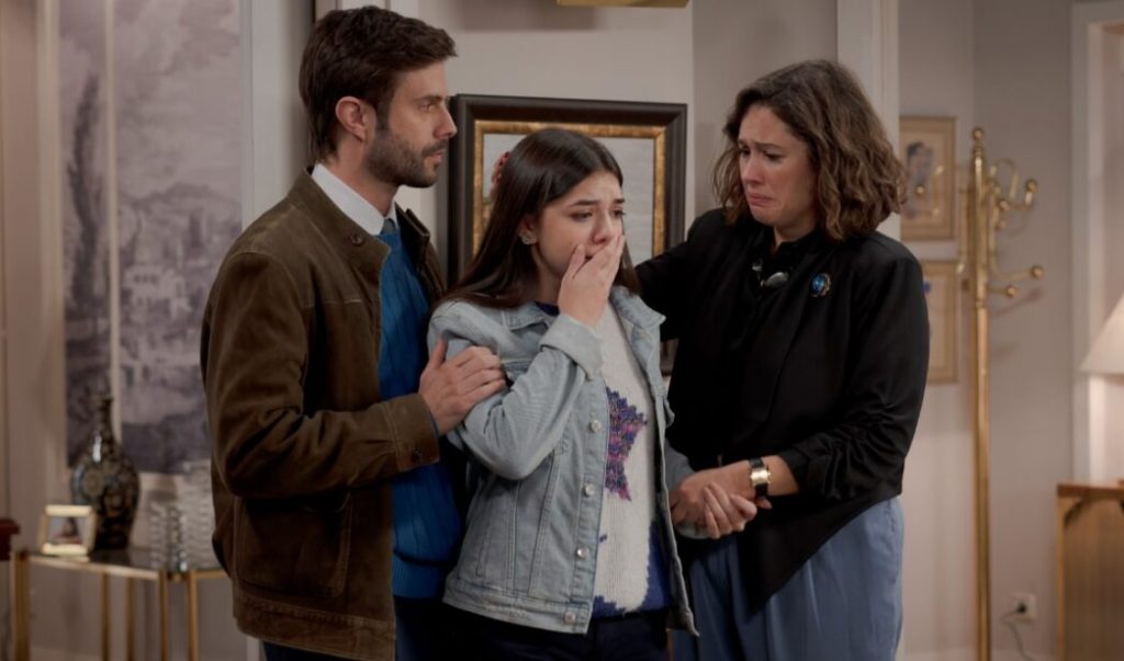 Desvelado El Chantaje Emocional De Elena En 'Amar Es Para Siempre'