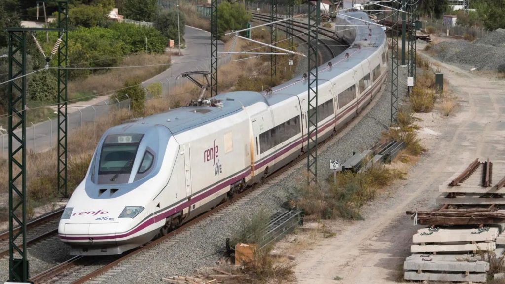 Renfe 2024: Navegando Entre Desafíos Y Oportunidades Con Los Nuevos Abonos Gratuitos