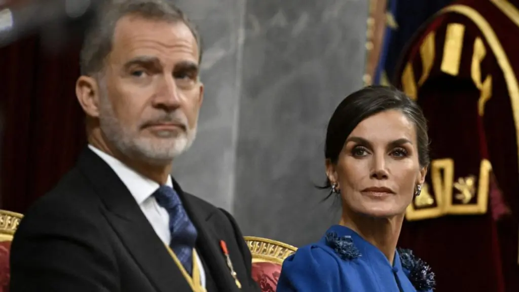 La Casa Real Silencia A Letizia Sobre Su Infidelidad Con Jaime Del Burgo 7 ¿Por Qué No Hablar Y Dejar El Asunto Zanjado De Una Buena Vez?