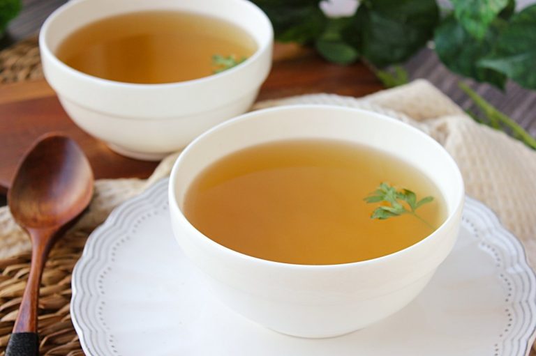 El truco para el mejor consomé casero, una receta ideal contra el frío del invierno