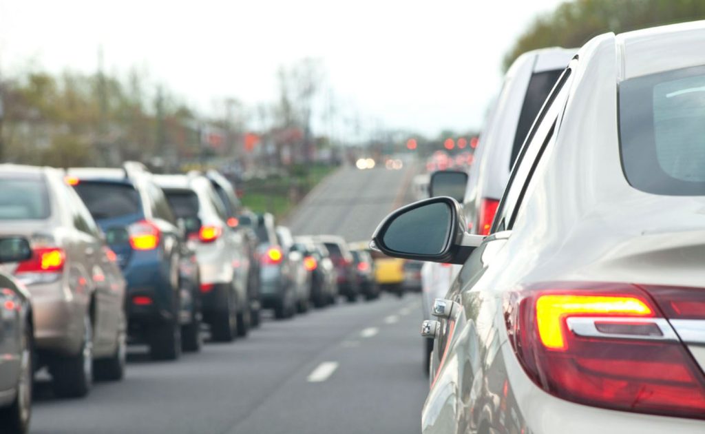 La Dgt Advierte: Multas De Hasta 200 Euros Para Los Conductores Que No Hagan Esto Correctamente