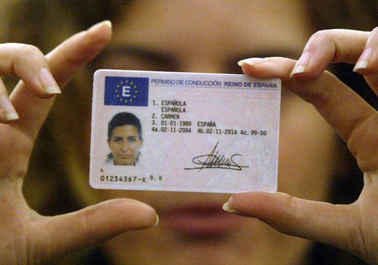 La revisión médica de la DGT que decide si puedes seguir conduciendo